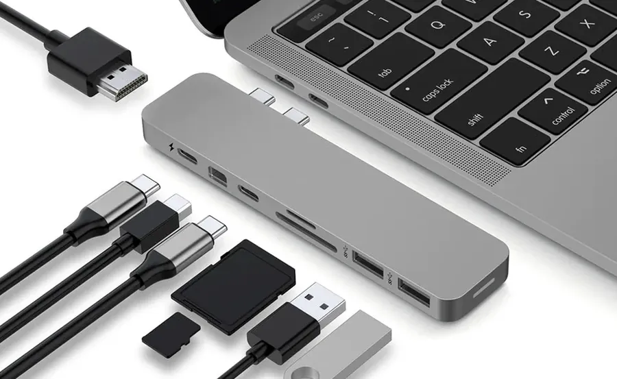 Hub USB-C da Hyper ligado a um portátil
